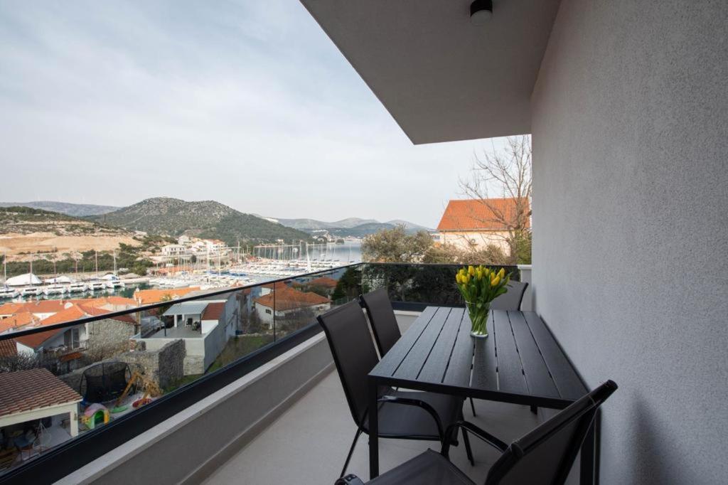 Apartment Pilic Marina Esterno foto